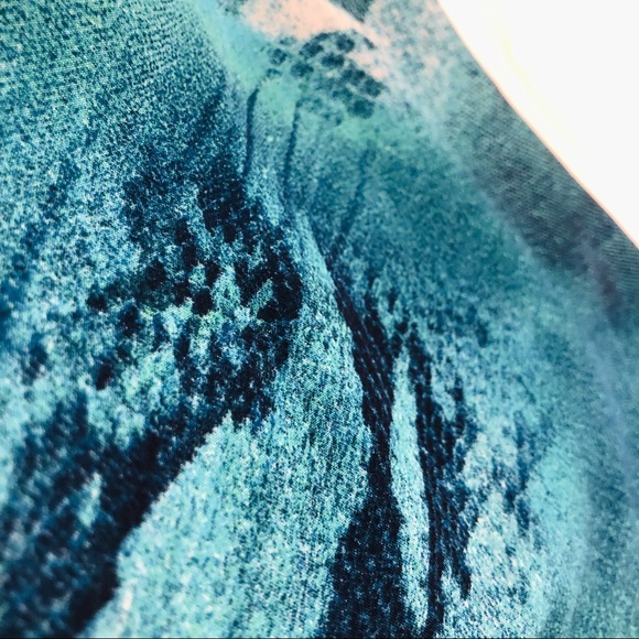 NWT Chico’s Snakeskin Fit and Flare Skirt Teal - Picture 4 of 5